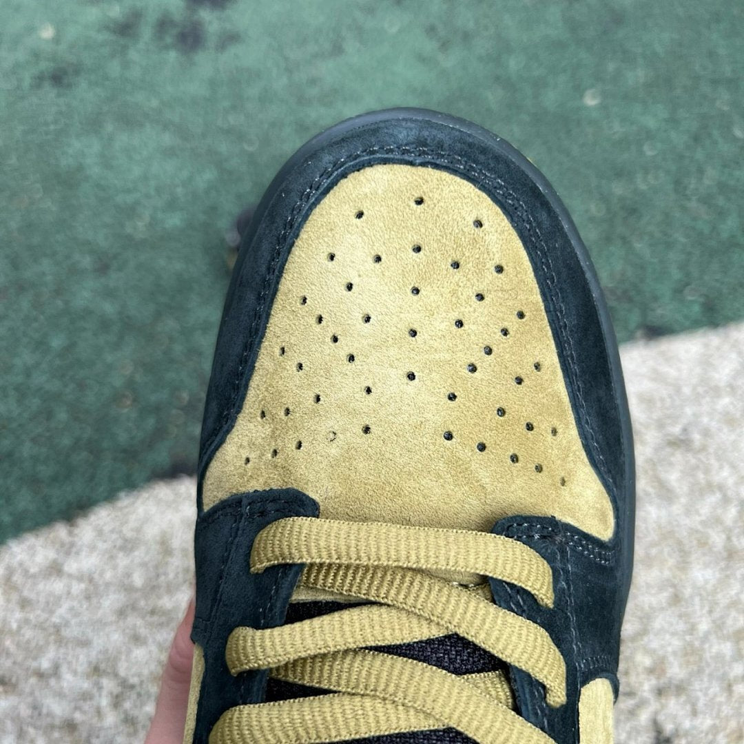 Nike SB Dunk Low Supreme '94 Black Gold