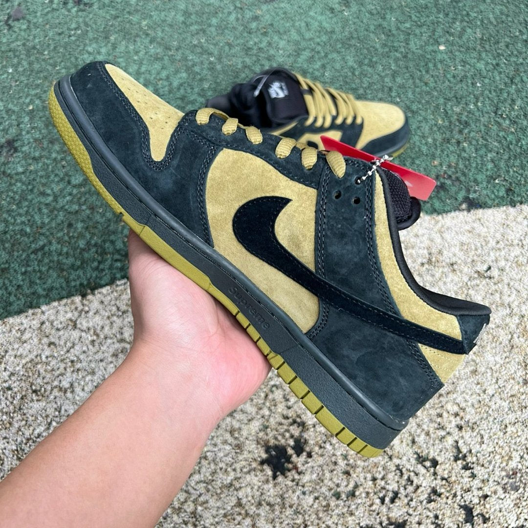Nike SB Dunk Low Supreme '94 Black Gold