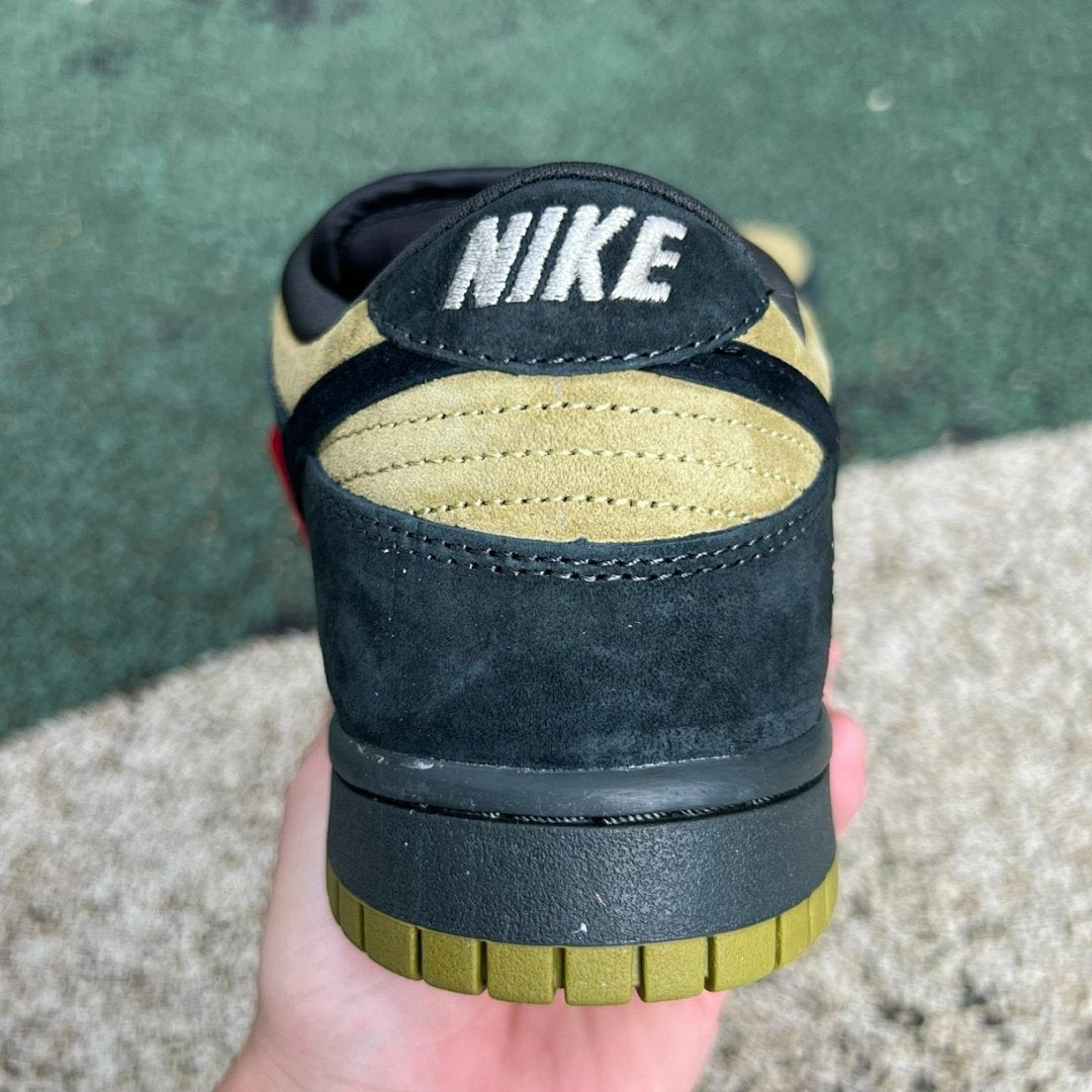 Nike SB Dunk Low Supreme '94 Black Gold