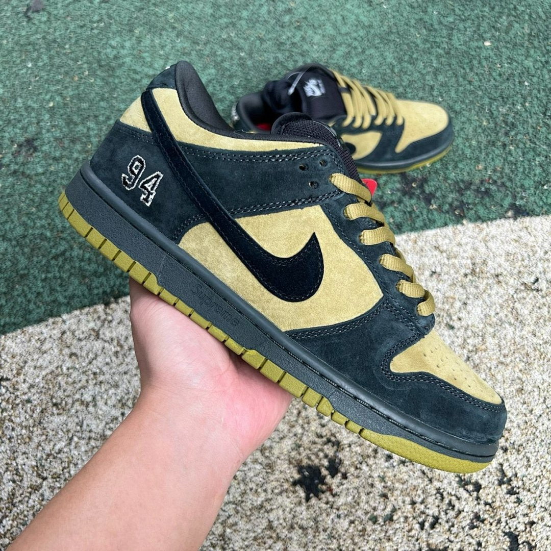 Nike SB Dunk Low Supreme '94 Black Gold