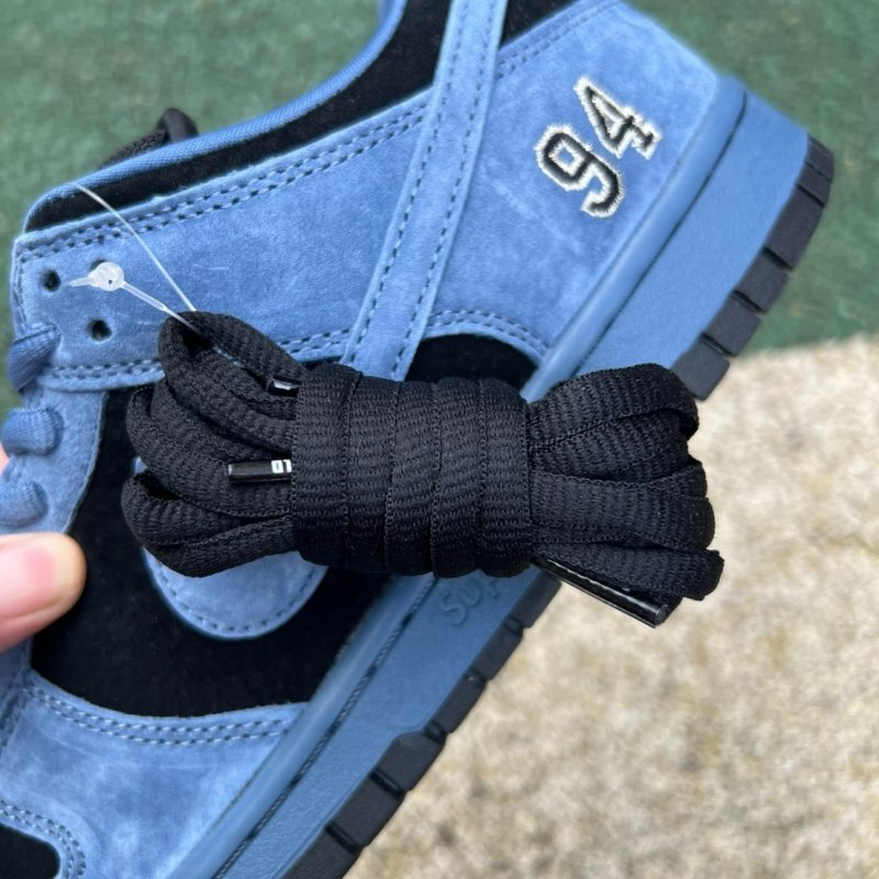 Nike SB Dunk Low Supreme Hyper Royal DH3228-103