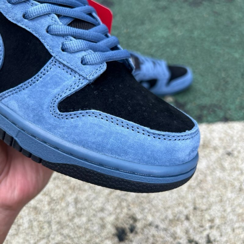 Nike SB Dunk Low Supreme Hyper Royal DH3228-103
