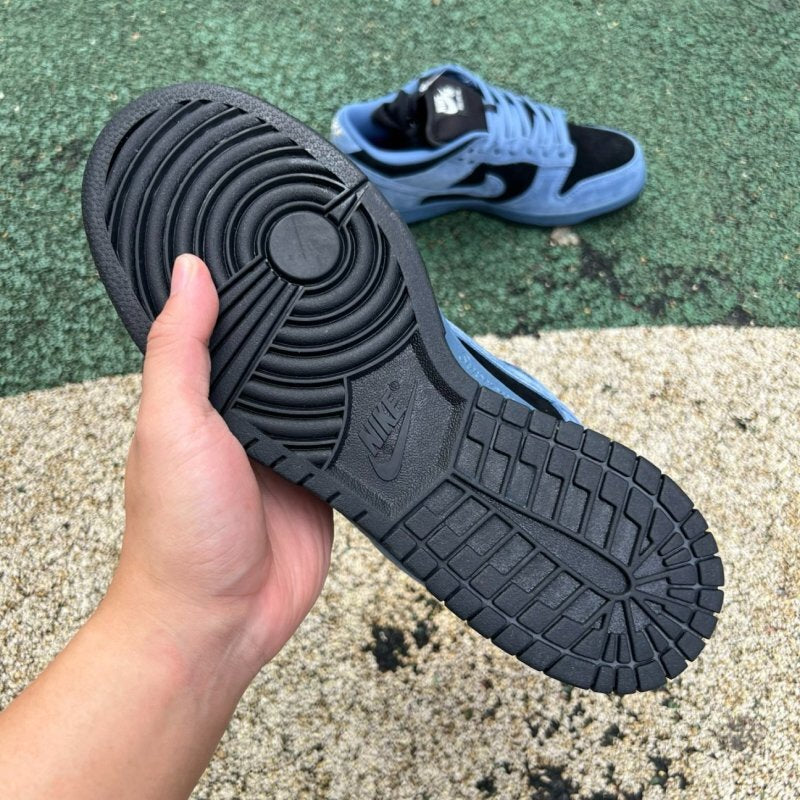 Nike SB Dunk Low Supreme Hyper Royal DH3228-103