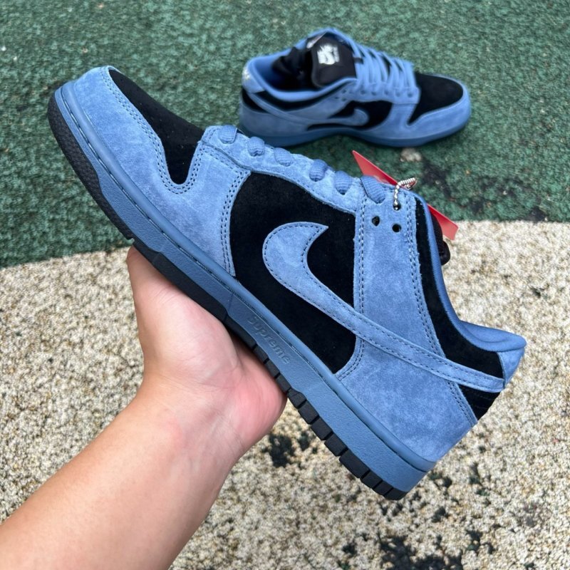 Nike SB Dunk Low Supreme Hyper Royal DH3228-103