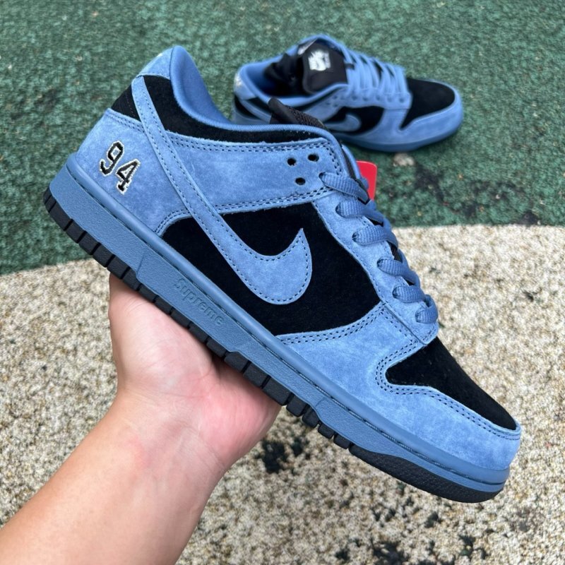 Nike SB Dunk Low Supreme Hyper Royal DH3228-103