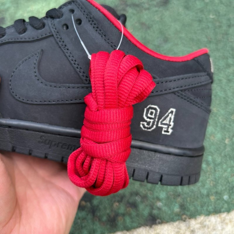 Nike SB Dunk Low Supreme '94 Black Red 428925-001