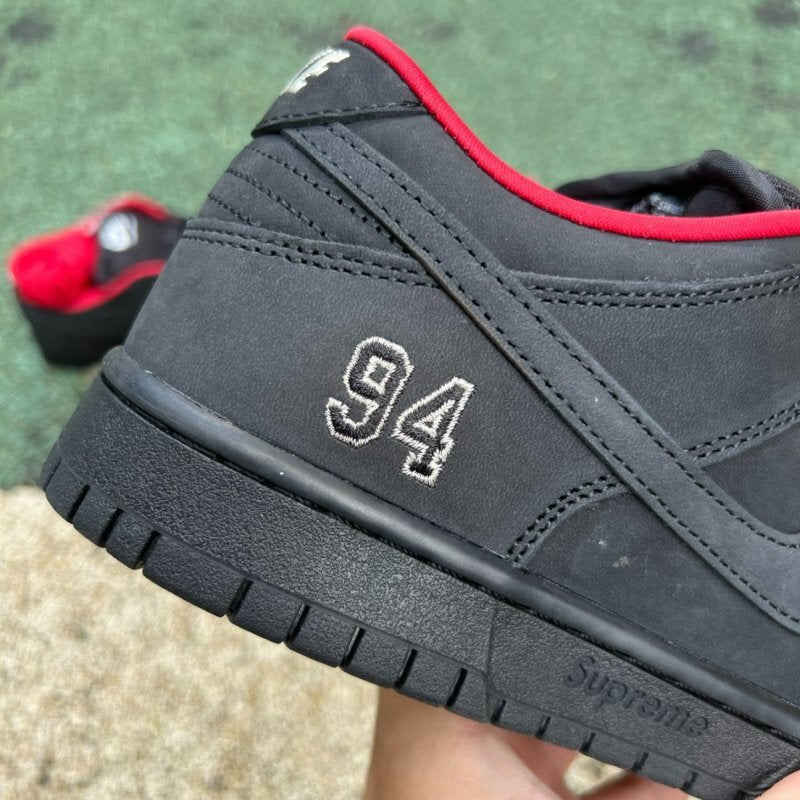 Nike SB Dunk Low Supreme '94 Black Red 428925-001