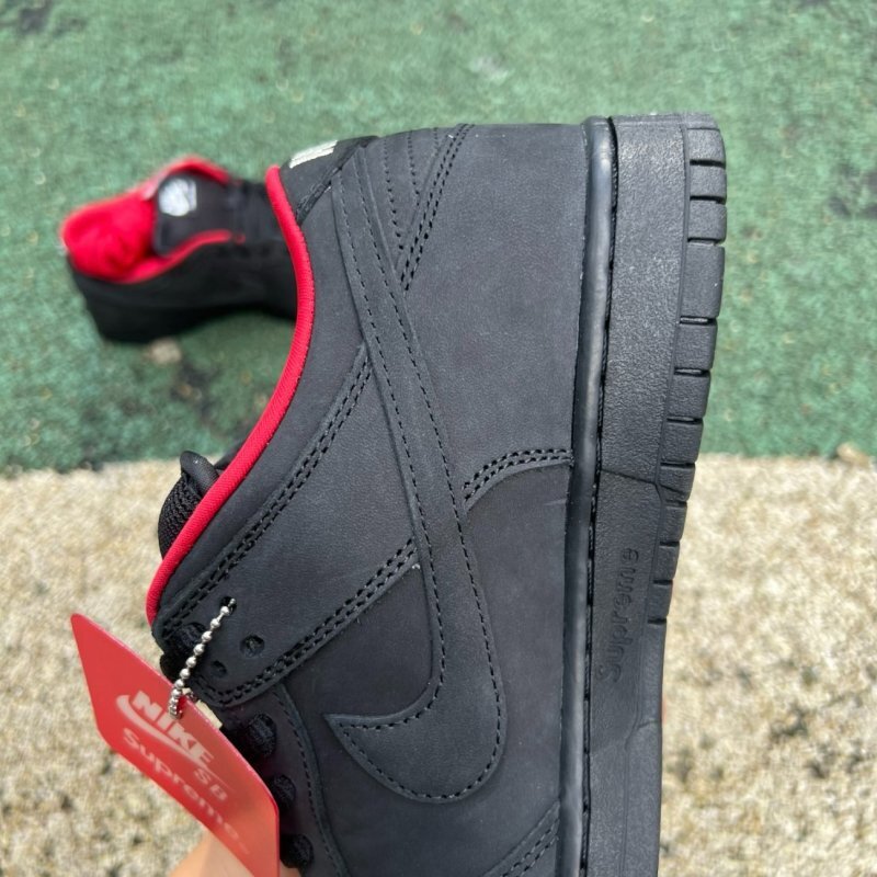 Nike SB Dunk Low Supreme '94 Black Red 428925-001