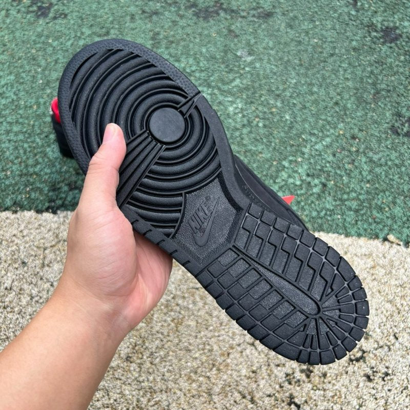 Nike SB Dunk Low Supreme '94 Black Red 428925-001