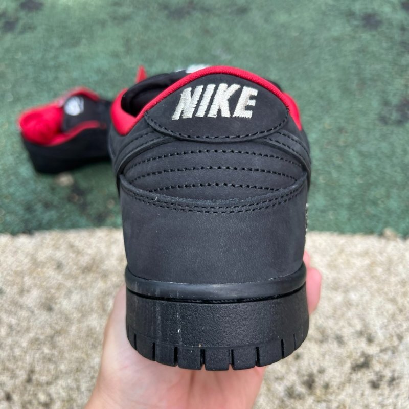 Nike SB Dunk Low Supreme '94 Black Red 428925-001