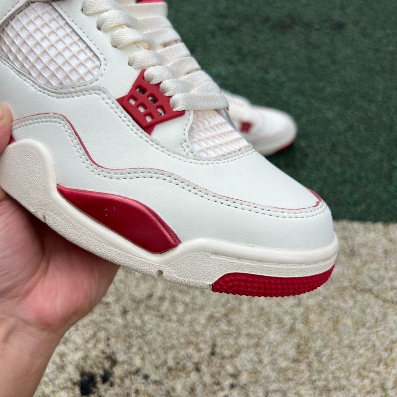 Air Jordan 4 Retro 'Red Metallic' CT8527-112