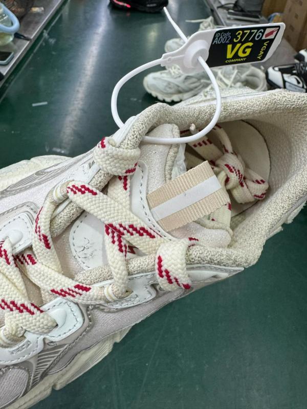 Balenciaga Runner Sneakers White 677403 W3RE1 9000