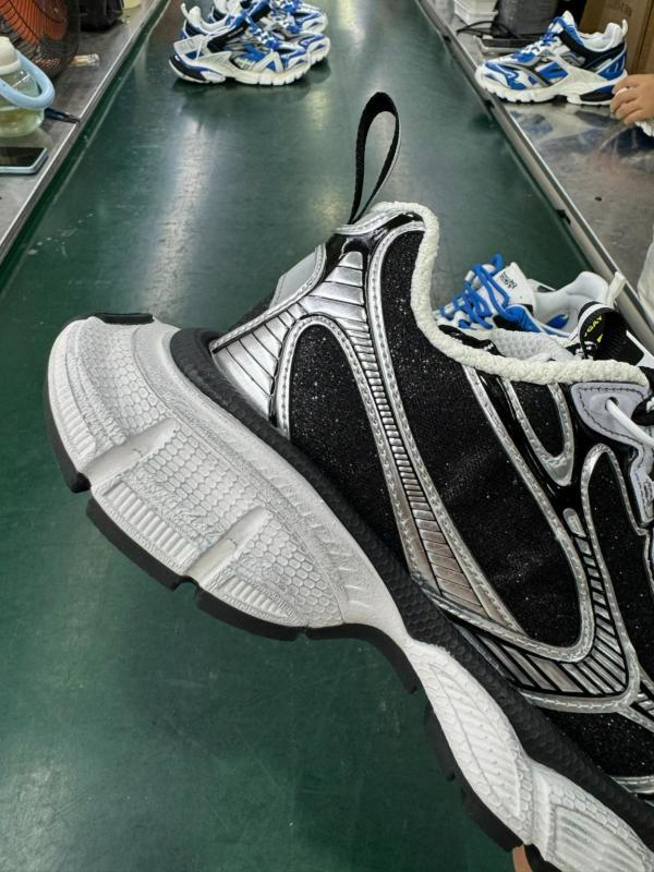 Balenciaga Runner Sneaker 677403 W3RB3 1000 Black Metallic Silver Glitter