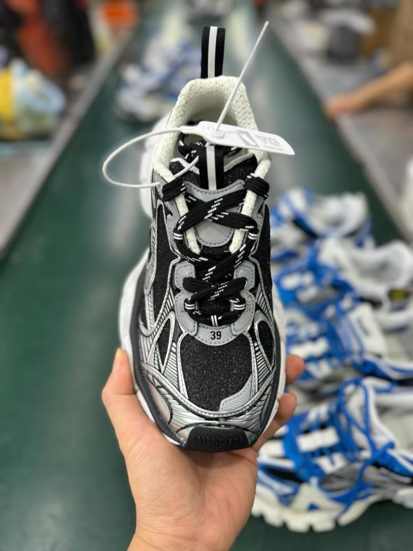 Balenciaga Runner Sneaker 677403 W3RB3 1000 Black Metallic Silver Glitter