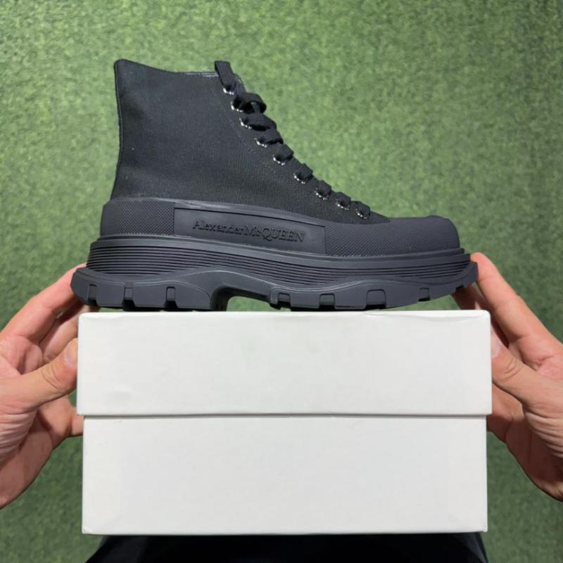 Alexander McQueen Tread Slick Canvas Lace-Up Boot 604254W4MV41000