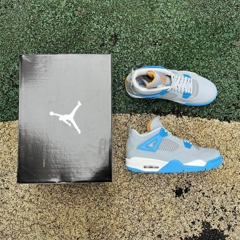 Air Jordan 4 Retro "Cool Grey University Blue"