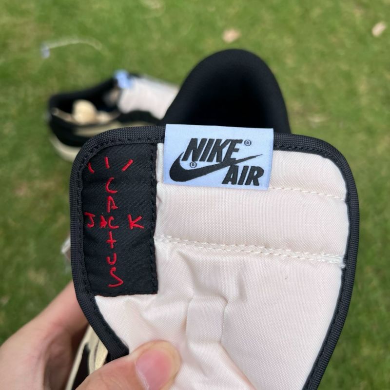Travis Scott x Air Jordan 1 Low OG SP Olive DZ4137-106
