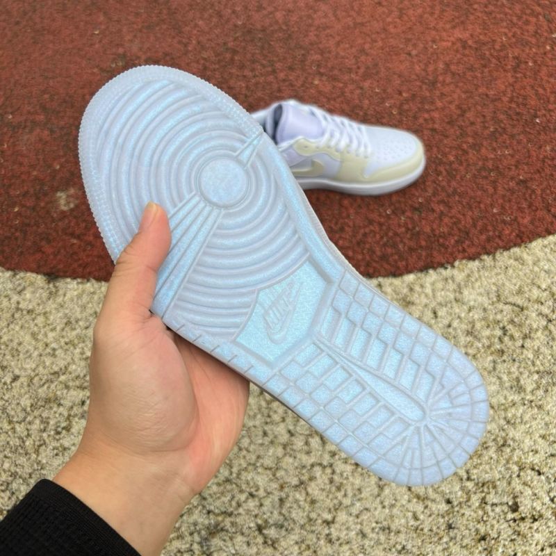 Air Jordan 1 Low SE Atmosphere DV1299-500
