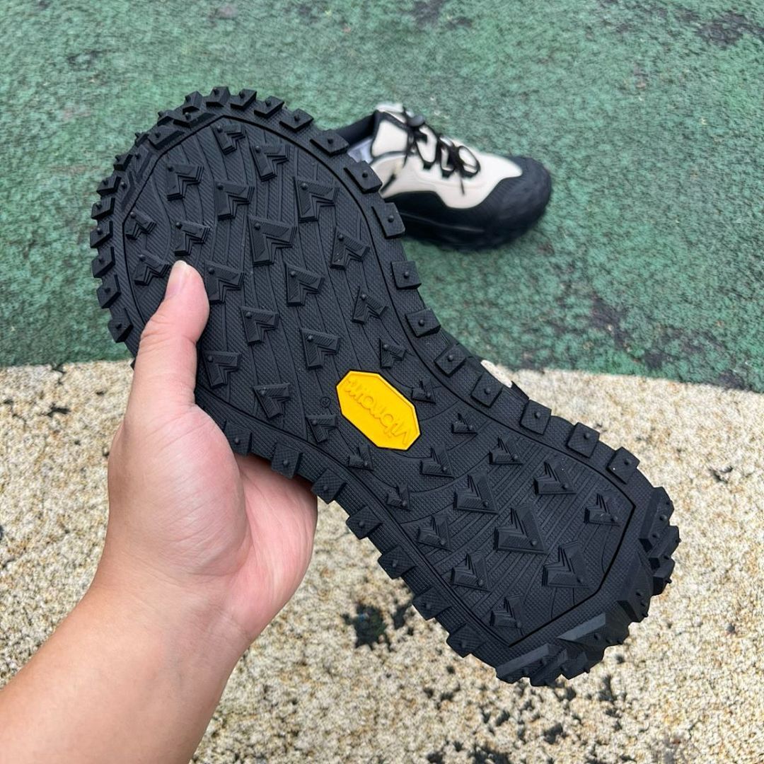 Kolon Sport Move Trail Vibram Sole Outdoor Shoes Black Beige