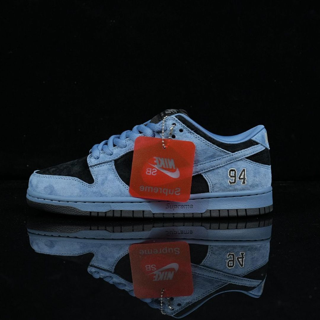 Nike SB Dunk Low Supreme Stars Hyper Royal Black DH3228-100