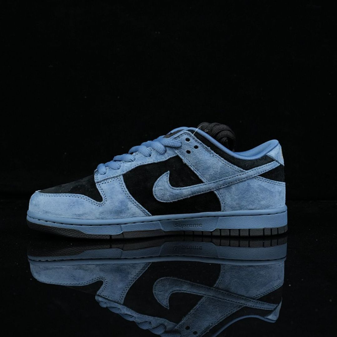 Nike SB Dunk Low Supreme Stars Hyper Royal Black DH3228-100