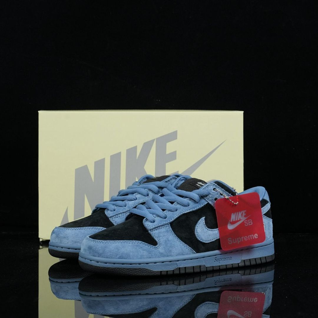 Nike SB Dunk Low Supreme Stars Hyper Royal Black DH3228-100