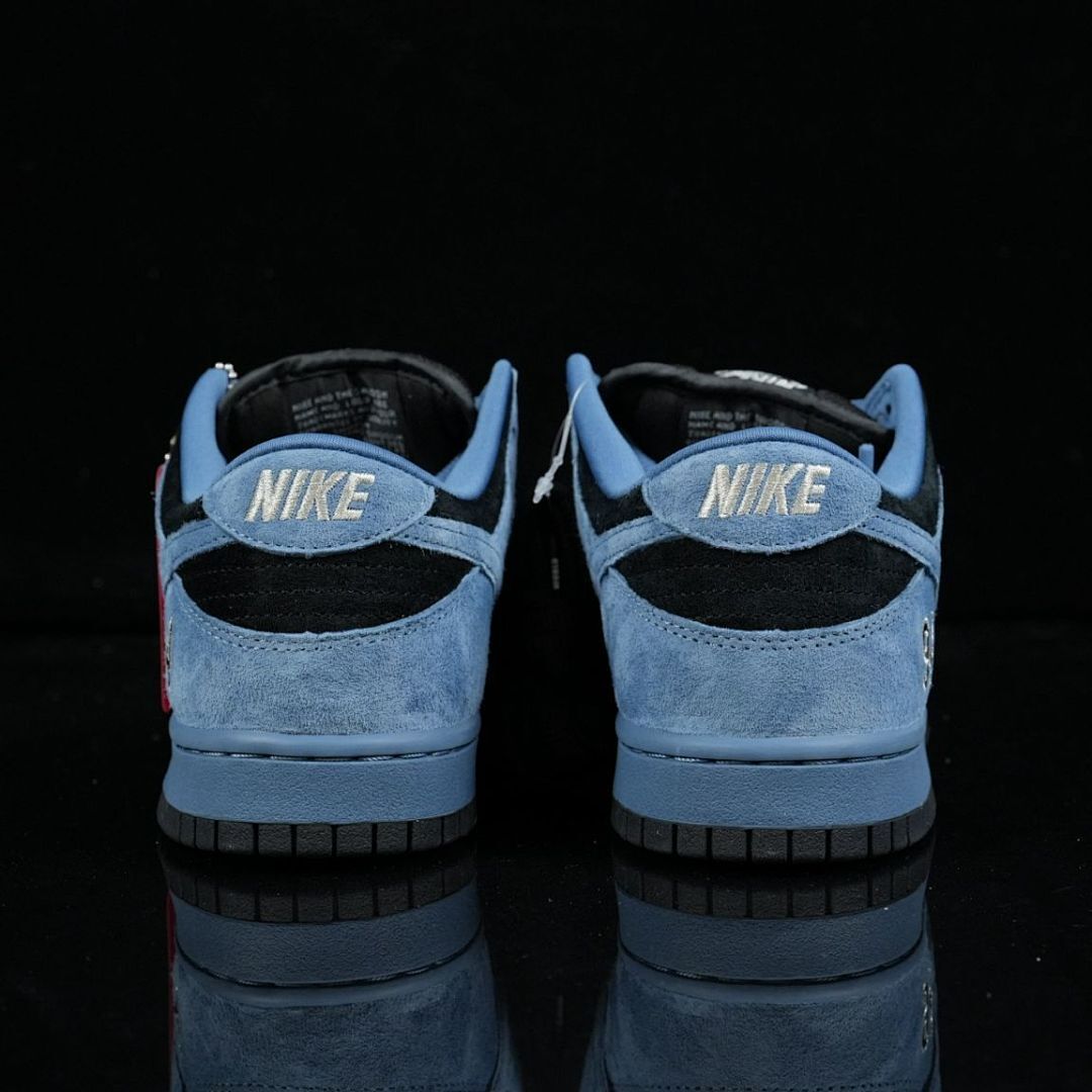 Nike SB Dunk Low Supreme Stars Hyper Royal Black DH3228-100