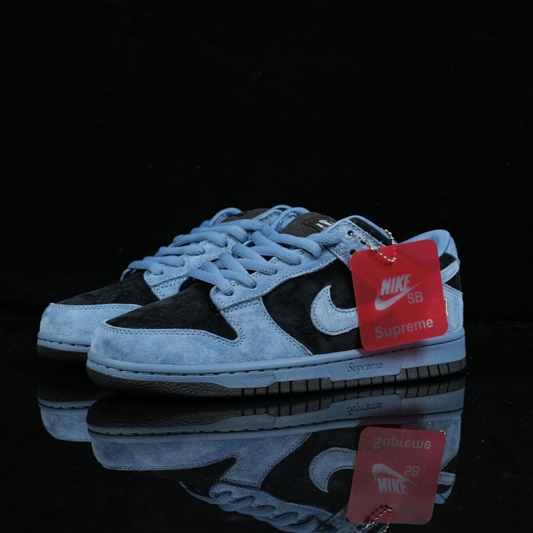 Nike SB Dunk Low Supreme Stars Hyper Royal Black DH3228-100