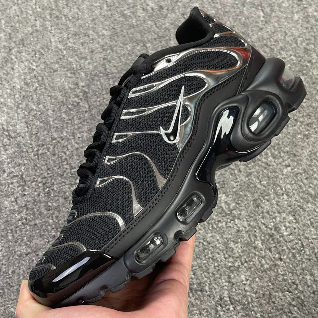 Nike Air Max Plus Black Metallic Silver CD06094-001