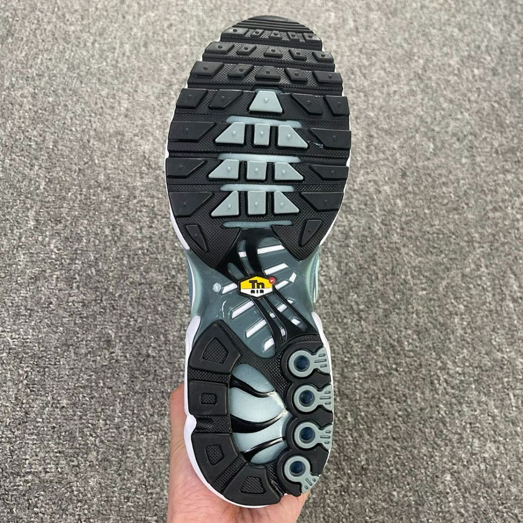 Nike Air Max Plus TN Tie-Dye White Glacier Blue Metallic Silver