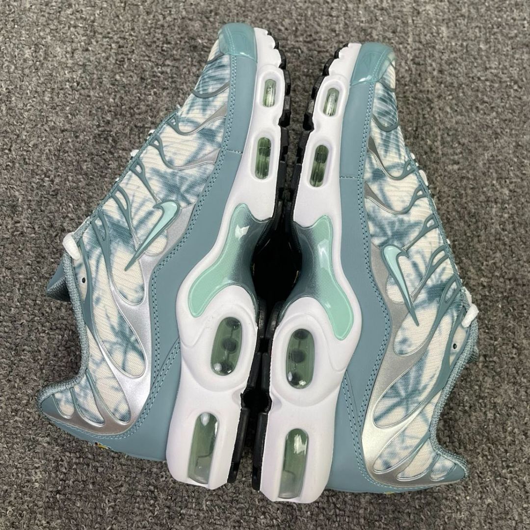 Nike Air Max Plus TN Tie-Dye White Glacier Blue Metallic Silver
