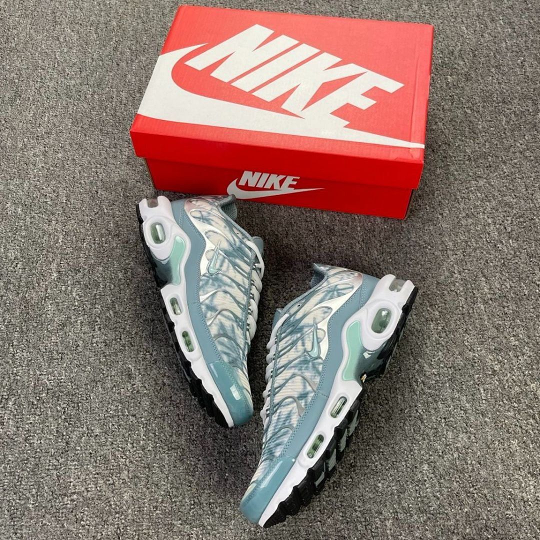 Nike Air Max Plus TN Tie-Dye White Glacier Blue Metallic Silver