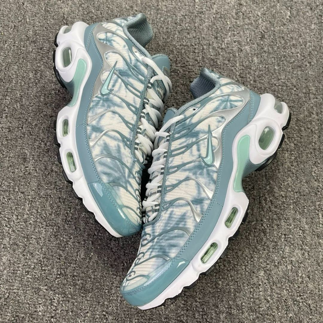 Nike Air Max Plus TN Tie-Dye White Glacier Blue Metallic Silver