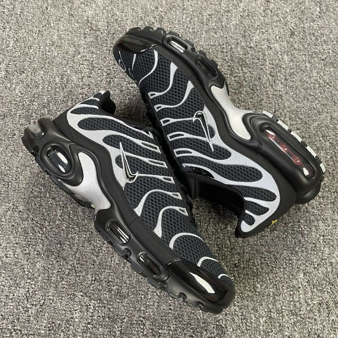 Nike Air Max Plus TN Black Metallic Silver CD0609-001