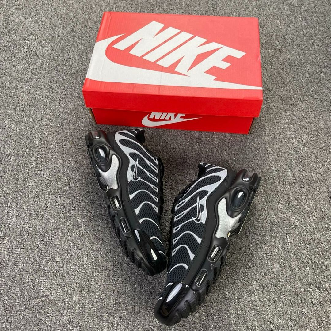 Nike Air Max Plus TN Black Metallic Silver CD0609-001
