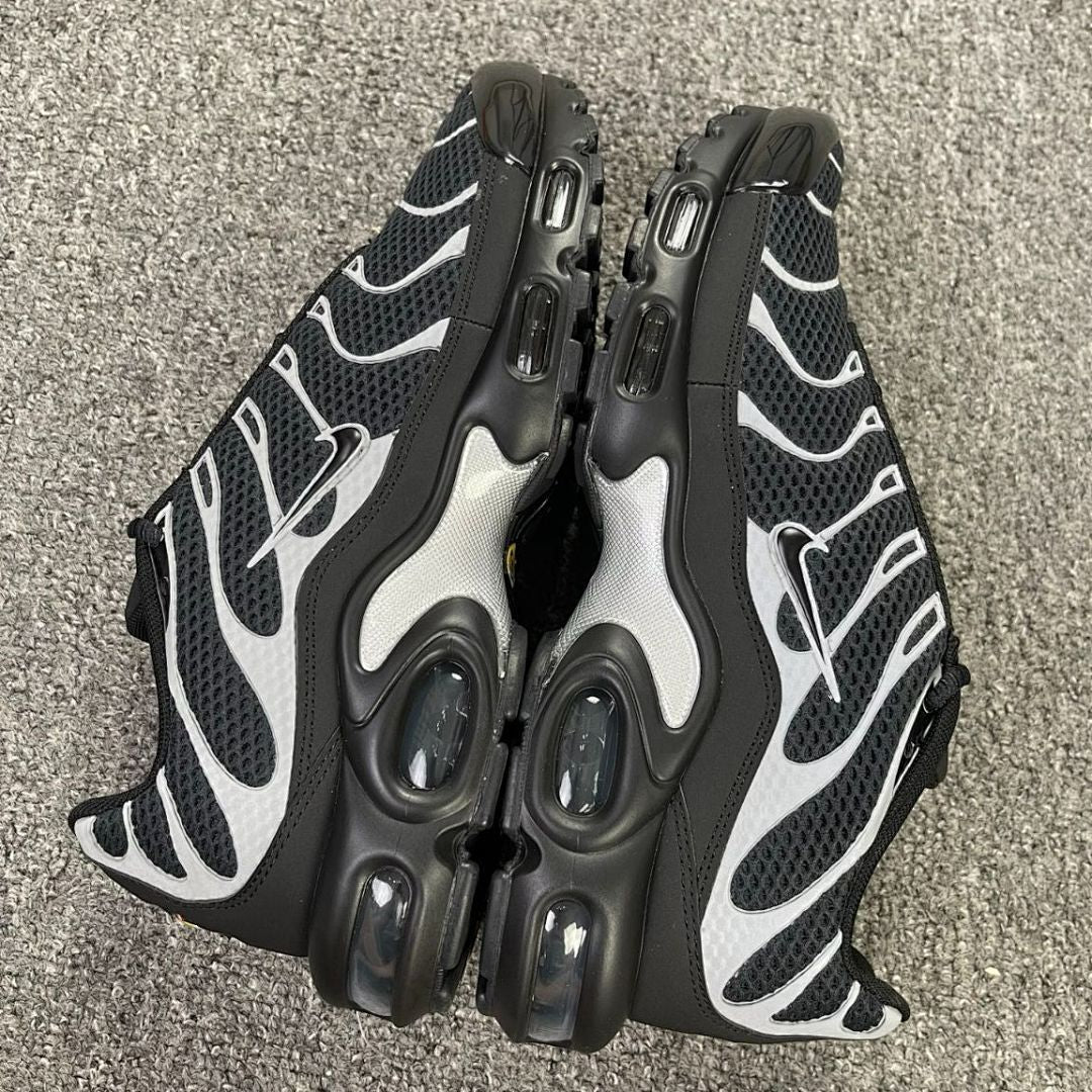 Nike Air Max Plus TN Black Metallic Silver CD0609-001