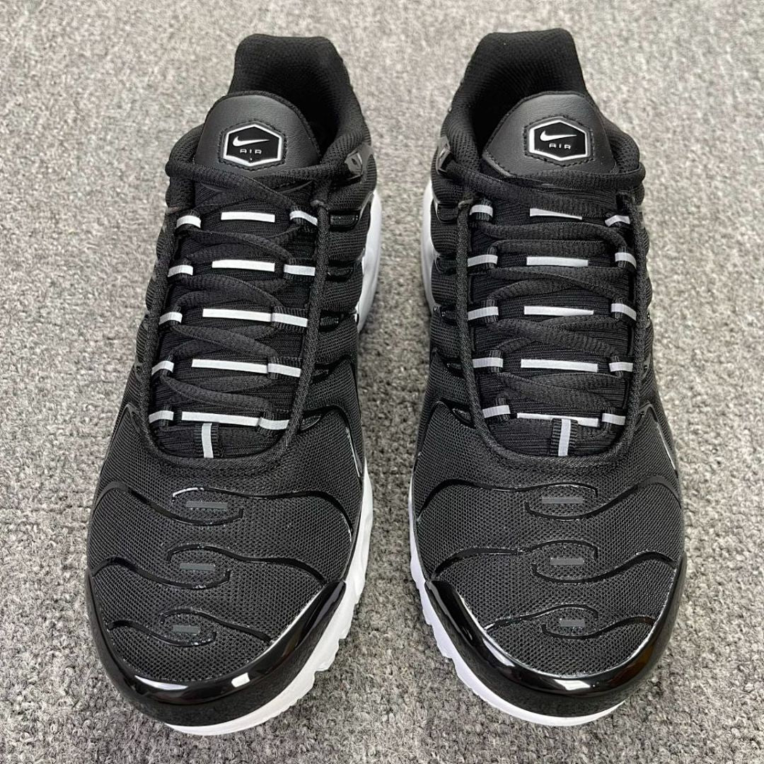 Nike Air Max Plus TN Black White Metallic Silver DQ0311-001