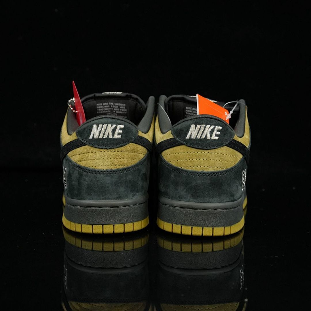 Nike SB Dunk Low x Supreme '94 Olive Gold Suede
