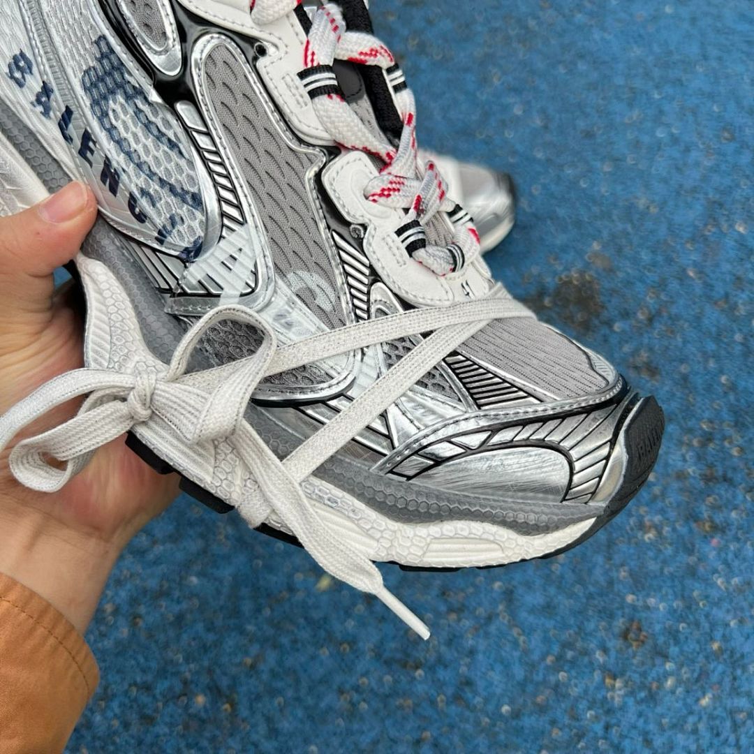 Balenciaga Runner Sneaker Metallic Silver 677403W3RB28100