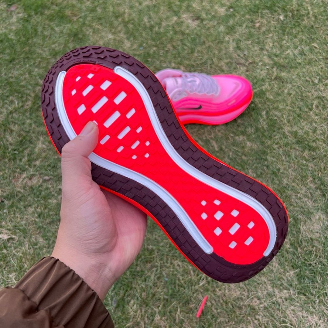 Nike ZoomX Invincible Run Flyknit 3 Running Shoes - Hyper Pink/Black/Light Smoke Grey
