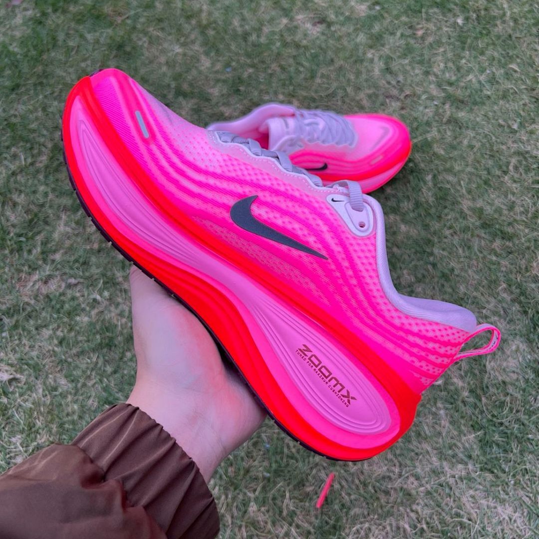 Nike ZoomX Invincible Run Flyknit 3 Running Shoes - Hyper Pink/Black/Light Smoke Grey