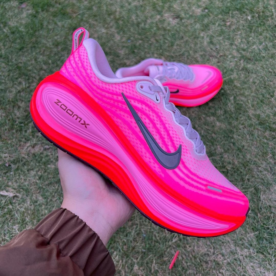 Nike ZoomX Invincible Run Flyknit 3 Running Shoes - Hyper Pink/Black/Light Smoke Grey