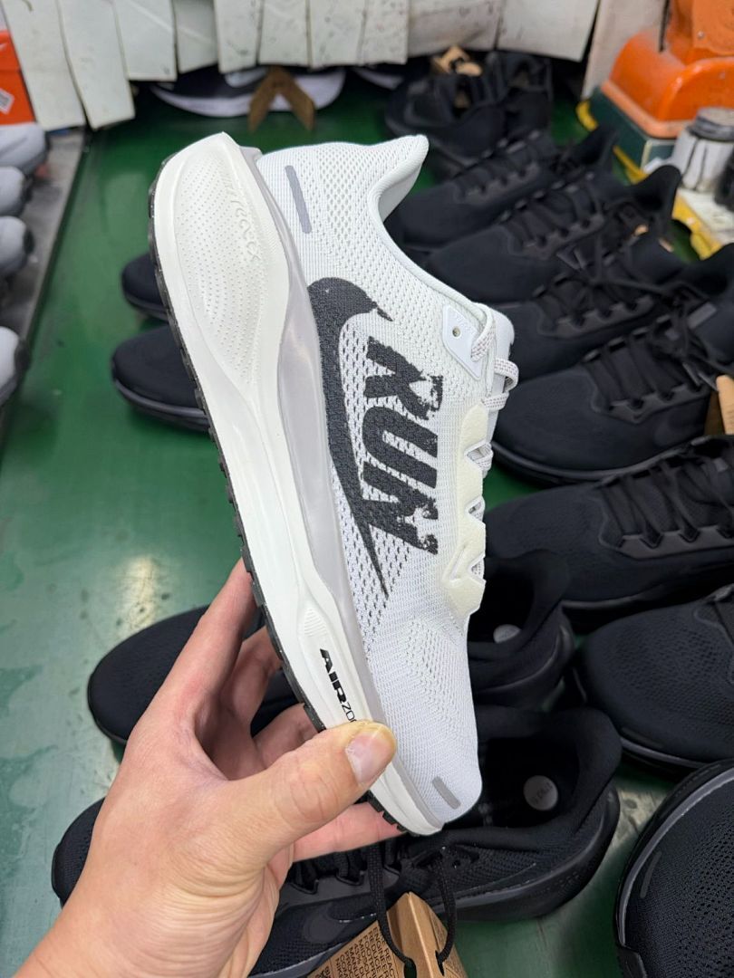 Nike Invincible Run Flyknit 4 ReactX Air Zoom Running Shoes White Black
