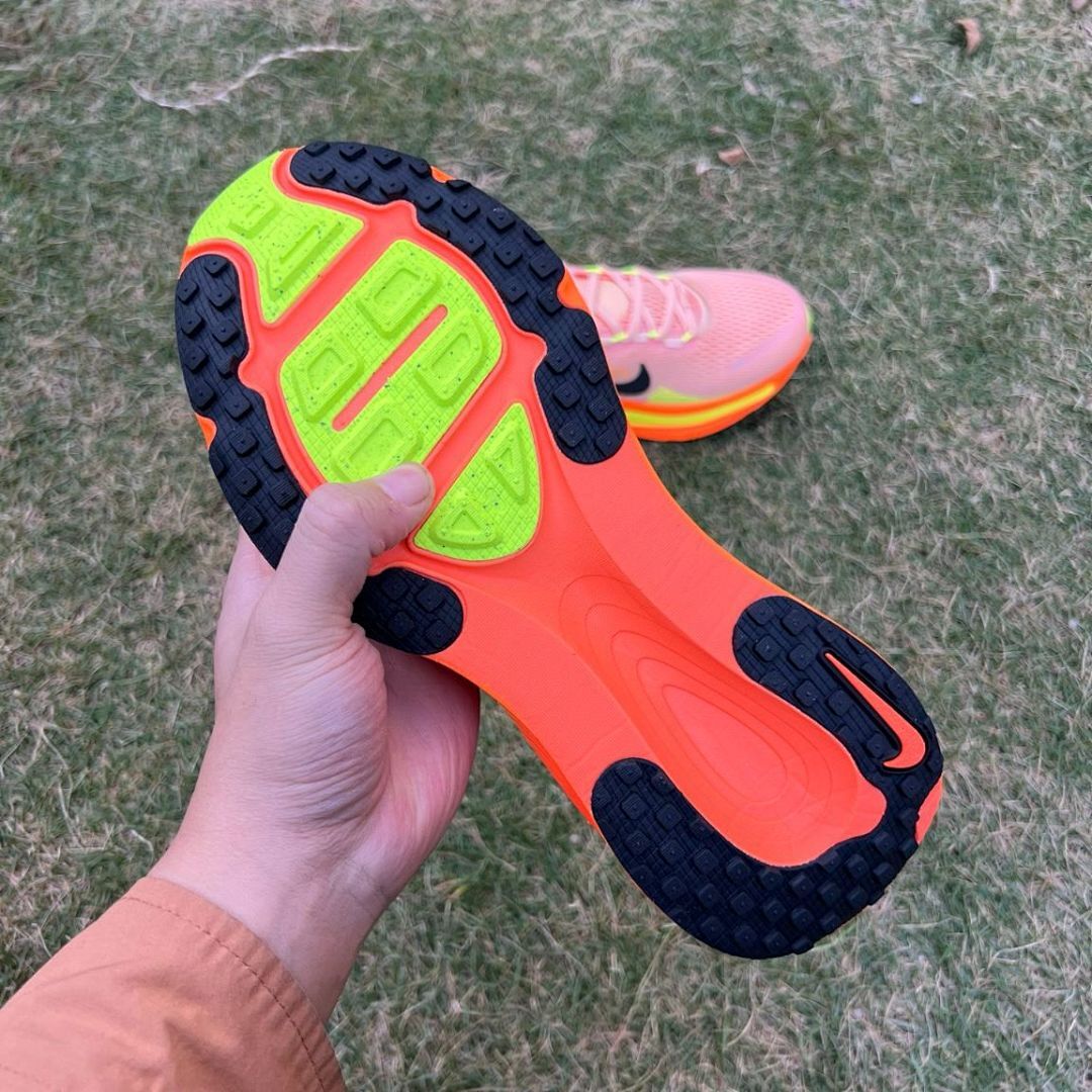 Nike ZoomX Invincible Run Flyknit 3 Peach Cream Bright Crimson Vapor Green Running Shoes