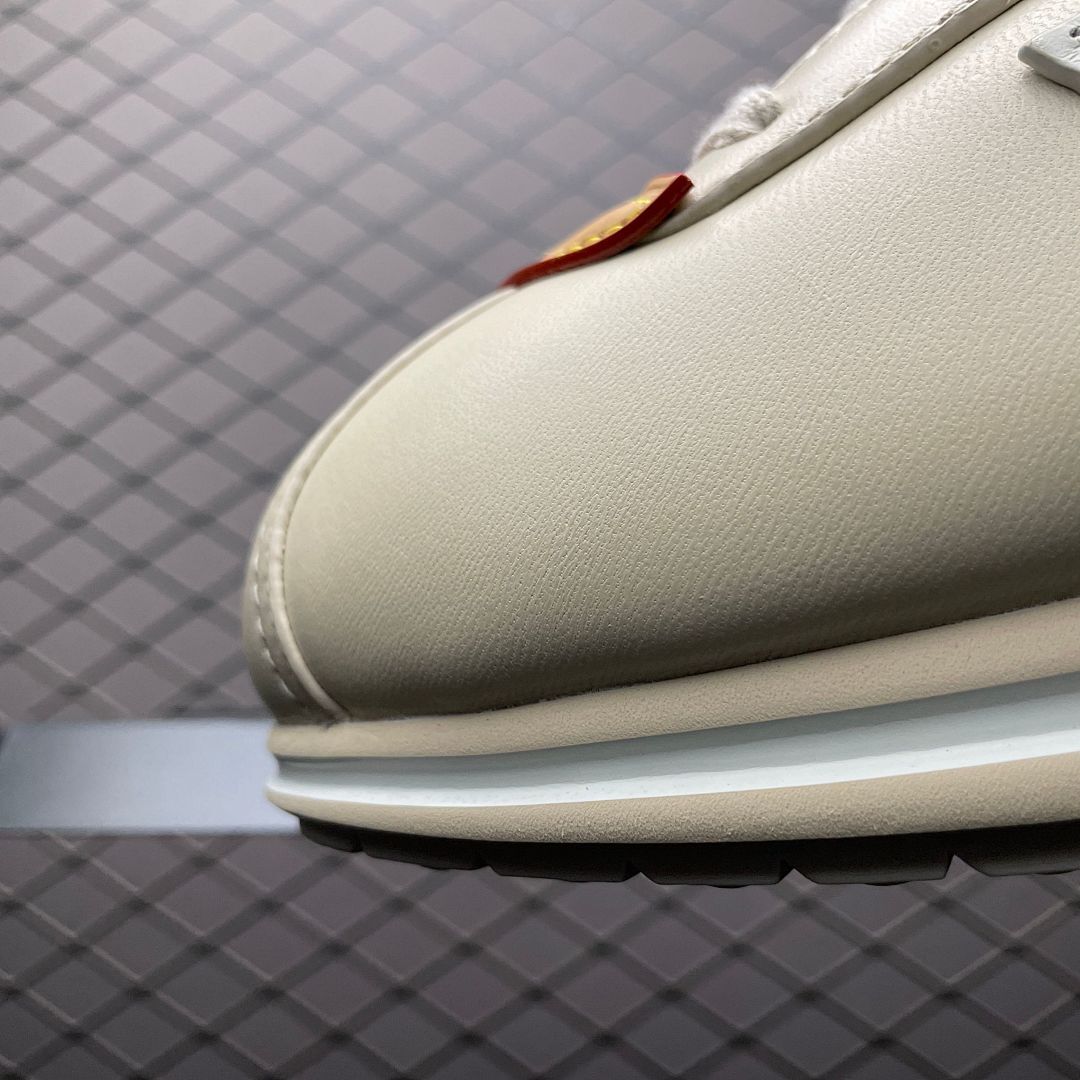 Louis Vuitton LV Trainer Runner Sneaker Beige 1AAN8N