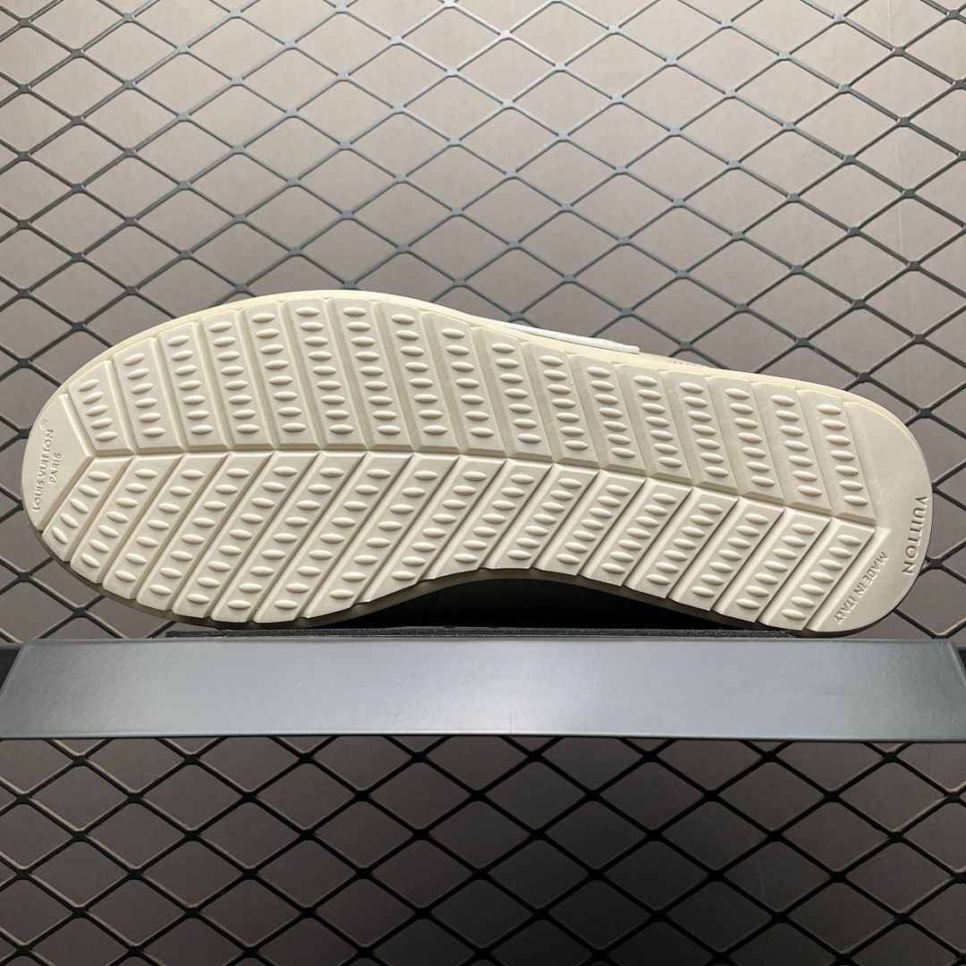 Louis Vuitton LV Trainer Runner Sneaker Beige 1AAN8N
