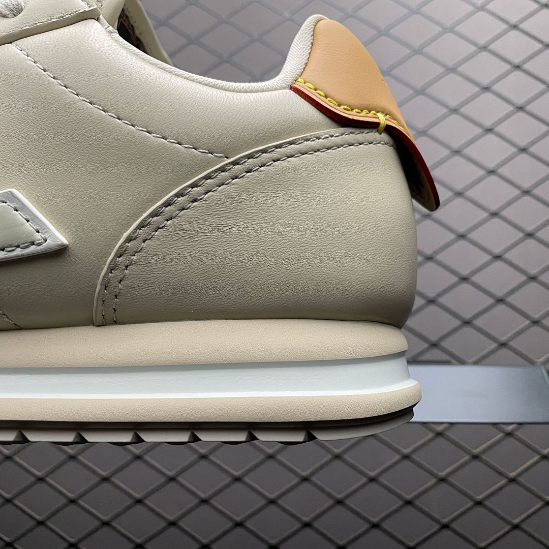 Louis Vuitton LV Trainer Runner Sneaker Beige 1AAN8N
