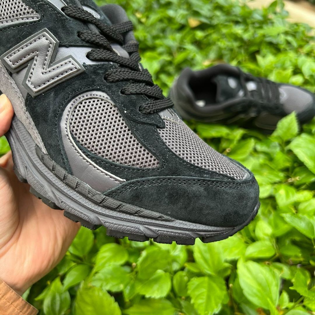 New Balance 2002R Phantom Dark Grey Black Lifestyle Sneakers M2002RVA