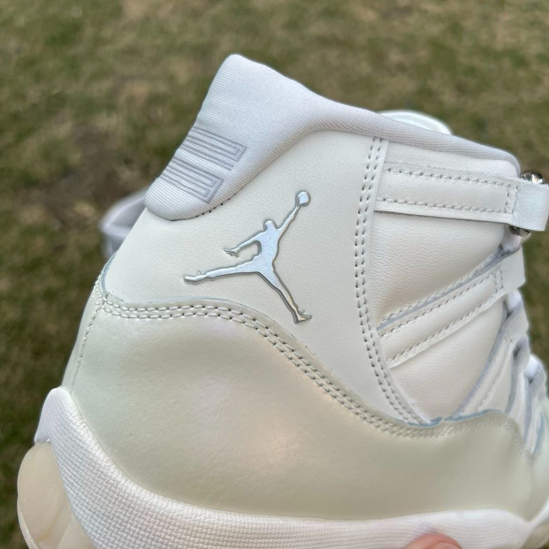 Air Jordan 11 Retro White Iridescent Metallic Silver Vast Grey GS Sneakers 378038-100