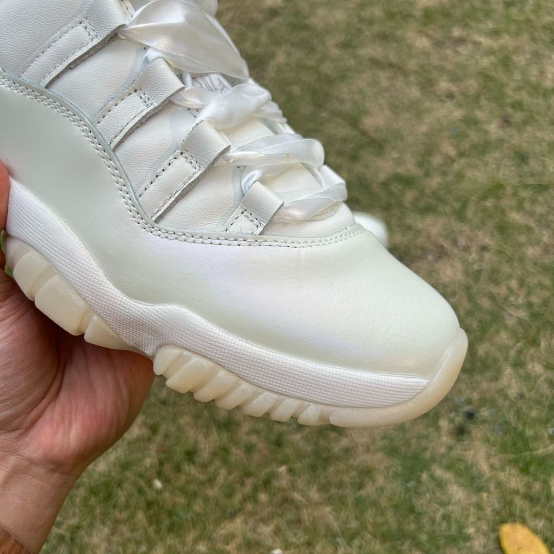 Air Jordan 11 Retro White Iridescent Metallic Silver Vast Grey GS Sneakers 378038-100